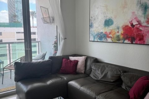 Condominio en alquiler en Miami, Florida, 2 dormitorios, 98.94 m2 № 1682687 - foto 12