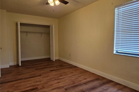 Apartamento en alquiler en Kissimmee, Florida, 2 dormitorios, 122.63 m2 № 2277610 - foto 9