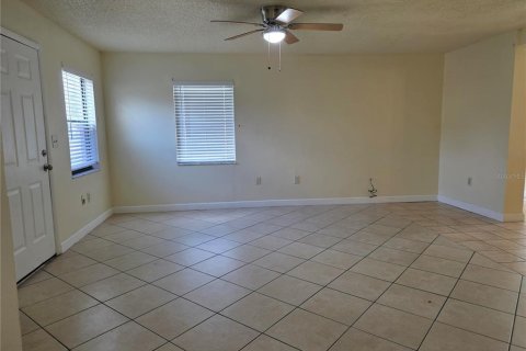 Apartamento en alquiler en Kissimmee, Florida, 2 dormitorios, 122.63 m2 № 2277610 - foto 2