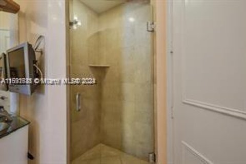 Copropriété à vendre à Sunny Isles Beach, Floride: 2 chambres, 129.04 m2 № 2037963 - photo 17