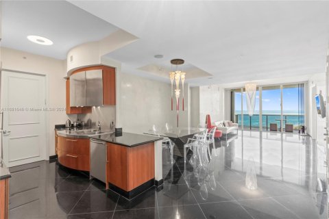 Copropriété à vendre à Sunny Isles Beach, Floride: 2 chambres, 129.04 m2 № 2037963 - photo 16