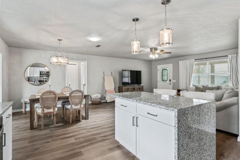 Villa ou maison à vendre à The Villages, Floride: 2 chambres, 137.31 m2 № 2233400 - photo 15