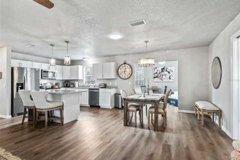 Villa ou maison à vendre à The Villages, Floride: 2 chambres, 137.31 m2 № 2233400 - photo 8