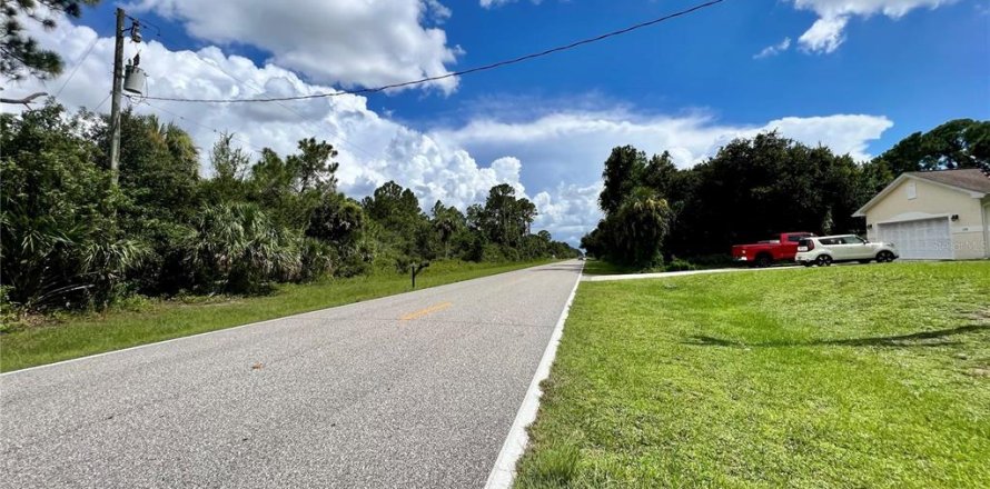 Land in Port Charlotte, Florida № 2159953