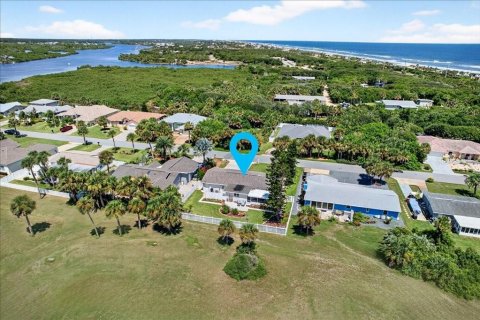 House in Flagler Beach, Florida 2 bedrooms, 106.65 sq.m. № 1909699 - photo 2