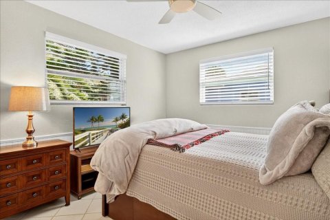 House in Flagler Beach, Florida 2 bedrooms, 106.65 sq.m. № 1909699 - photo 23
