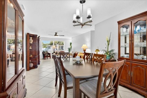 House in Flagler Beach, Florida 2 bedrooms, 106.65 sq.m. № 1909699 - photo 11