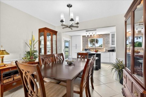 House in Flagler Beach, Florida 2 bedrooms, 106.65 sq.m. № 1909699 - photo 12