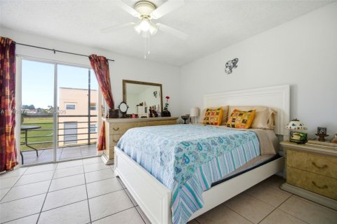Condo in Sunrise, Florida, 1 bedroom  № 2080149 - photo 10