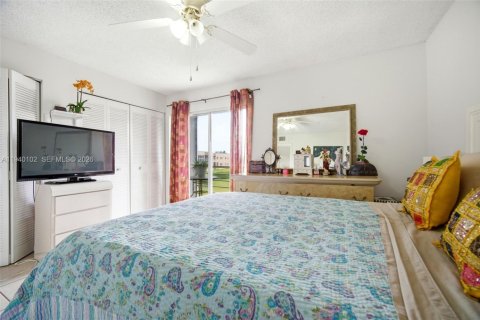 Condo in Sunrise, Florida, 1 bedroom  № 2080149 - photo 12