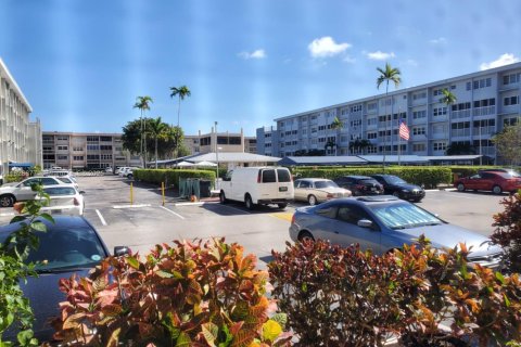 Condo in Hallandale Beach, Florida, 1 bedroom  № 1800742 - photo 3