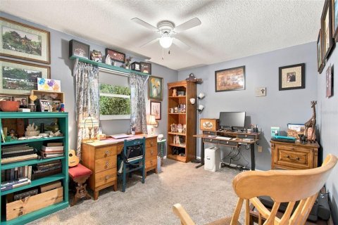House in New Port Richey, Florida 4 bedrooms, 216.83 sq.m. № 2393914 - photo 24
