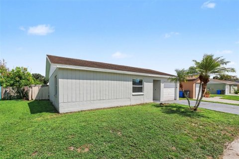 Casa en venta en Brandon, Florida, 3 dormitorios, 92.16 m2 № 2356372 - foto 14