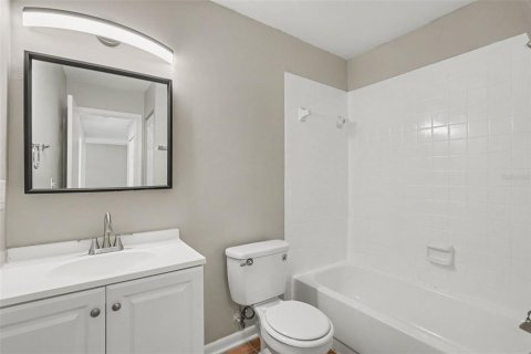 Casa en venta en Brandon, Florida, 3 dormitorios, 92.16 m2 № 2356372 - foto 11