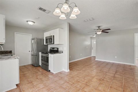 Casa en venta en Brandon, Florida, 3 dormitorios, 92.16 m2 № 2356372 - foto 4