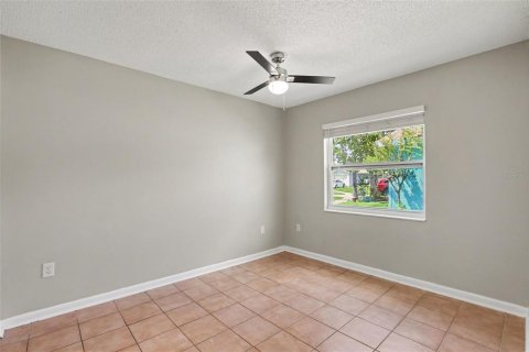 Casa en venta en Brandon, Florida, 3 dormitorios, 92.16 m2 № 2356372 - foto 8