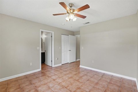 Casa en venta en Brandon, Florida, 3 dormitorios, 92.16 m2 № 2356372 - foto 5