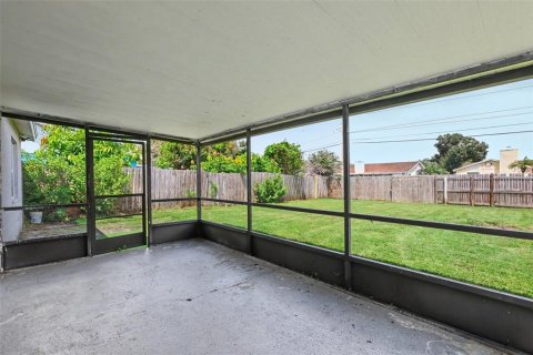 Casa en venta en Brandon, Florida, 3 dormitorios, 92.16 m2 № 2356372 - foto 12