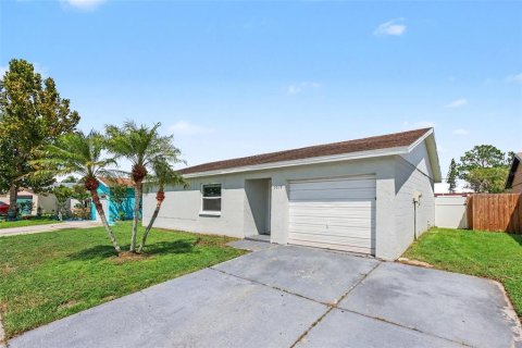 Casa en venta en Brandon, Florida, 3 dormitorios, 92.16 m2 № 2356372 - foto 2