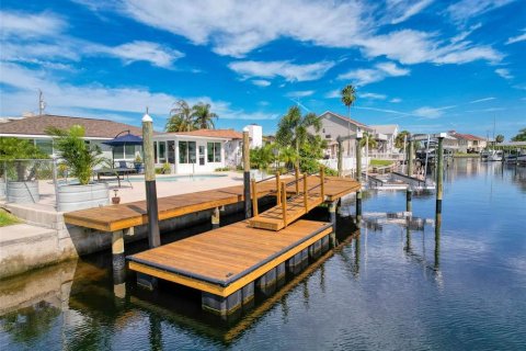 House in Hudson, Florida 3 bedrooms, 126.44 sq.m. № 1909802 - photo 7