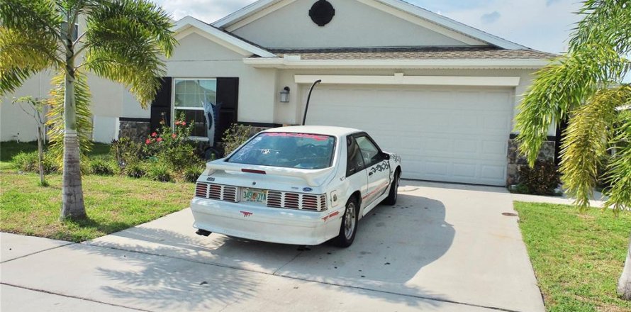 House in Bartow, Florida 4 bedrooms, 171.87 sq.m. № 1765995