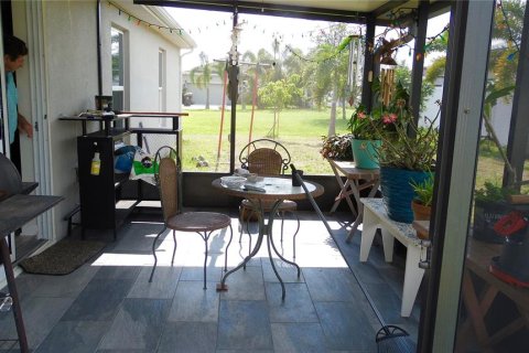 House in Bartow, Florida 4 bedrooms, 171.87 sq.m. № 1765995 - photo 2