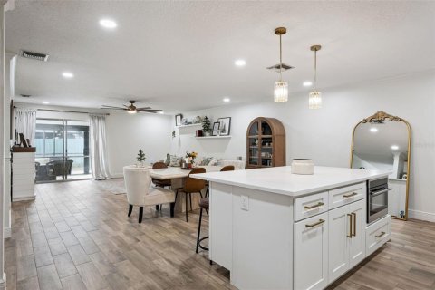 Villa ou maison à louer à Orlando, Floride: 4 chambres, 189.52 m2 № 2429145 - photo 10