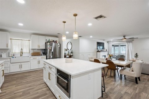Villa ou maison à louer à Orlando, Floride: 4 chambres, 189.52 m2 № 2429145 - photo 11
