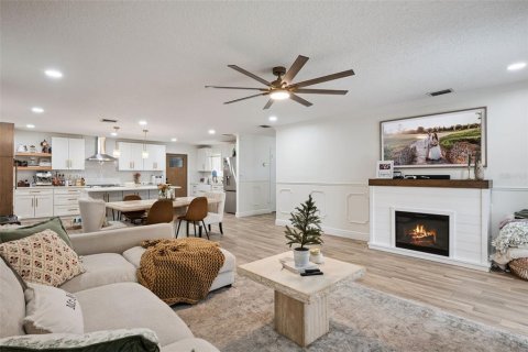 Villa ou maison à louer à Orlando, Floride: 4 chambres, 189.52 m2 № 2429145 - photo 6
