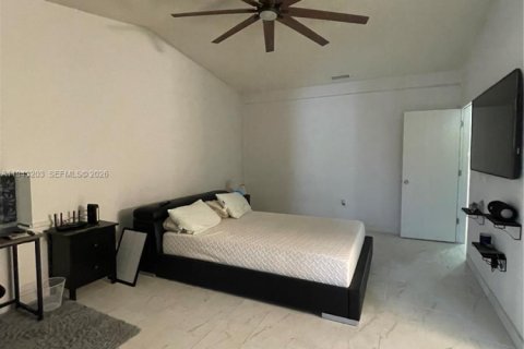 Touwnhouse à louer à Hollywood, Floride: 2 chambres, 115.29 m2 № 1999577 - photo 10