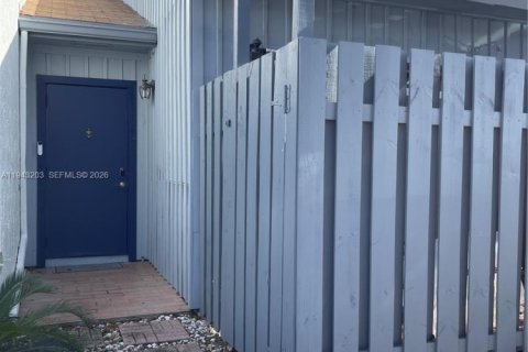 Touwnhouse à louer à Hollywood, Floride: 2 chambres, 115.29 m2 № 1999577 - photo 9