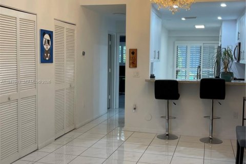 Touwnhouse à Hollywood, Floride 2 chambres, 115.29 m2 № 1999577