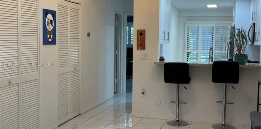 Touwnhouse à Hollywood, Floride 2 chambres, 115.29 m2 № 1999577