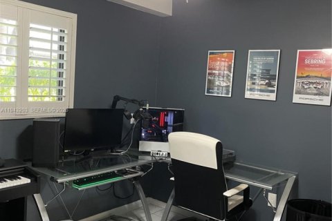 Touwnhouse à louer à Hollywood, Floride: 2 chambres, 115.29 m2 № 1999577 - photo 20