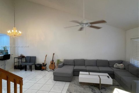 Touwnhouse à louer à Hollywood, Floride: 2 chambres, 115.29 m2 № 1999577 - photo 13