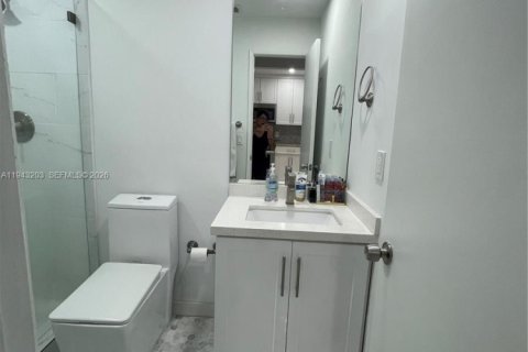 Touwnhouse à louer à Hollywood, Floride: 2 chambres, 115.29 m2 № 1999577 - photo 16