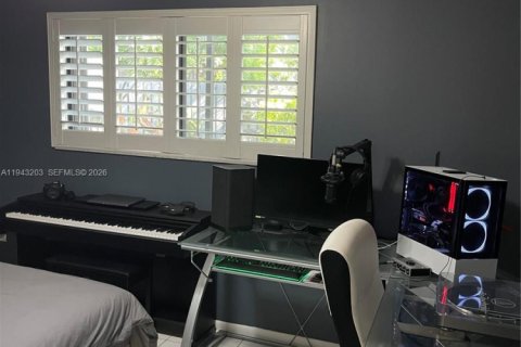 Touwnhouse à louer à Hollywood, Floride: 2 chambres, 115.29 m2 № 1999577 - photo 23