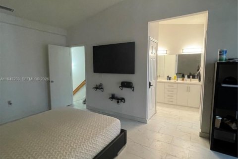 Touwnhouse à louer à Hollywood, Floride: 2 chambres, 115.29 m2 № 1999577 - photo 11