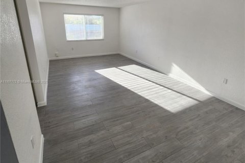 Appartement à louer à Cutler Bay, Floride: 1 chambre, 60.39 m2 № 1967686 - photo 5