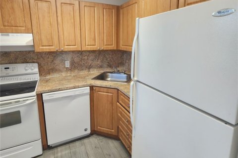 Appartement à louer à Cutler Bay, Floride: 1 chambre, 60.39 m2 № 1967686 - photo 2