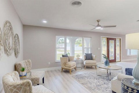 House in Saint Petersburg, Florida 3 bedrooms, 165.18 sq.m. № 1789494 - photo 15