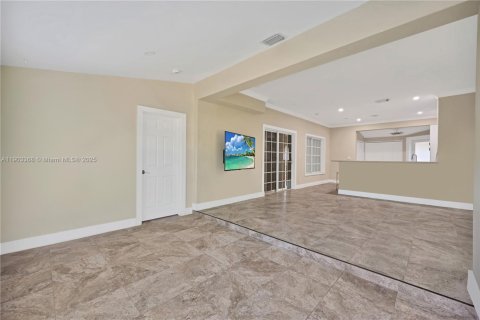 Casa en venta en Hallandale Beach, Florida, 3 dormitorios, 154.12 m2 № 1954382 - foto 4