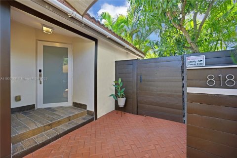 Casa en venta en Hallandale Beach, Florida, 3 dormitorios, 154.12 m2 № 1954382 - foto 24