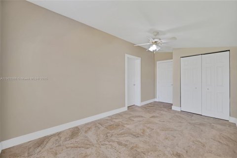 Casa en venta en Hallandale Beach, Florida, 3 dormitorios, 154.12 m2 № 1954382 - foto 17