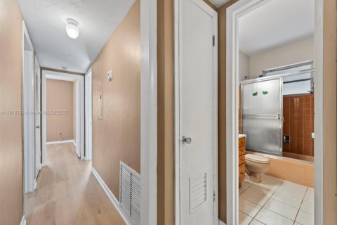 House in Cutler Bay, Florida 3 bedrooms, 130.43 sq.m. № 1974758 - photo 22