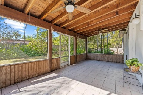 House in Cutler Bay, Florida 3 bedrooms, 130.43 sq.m. № 1974758 - photo 3