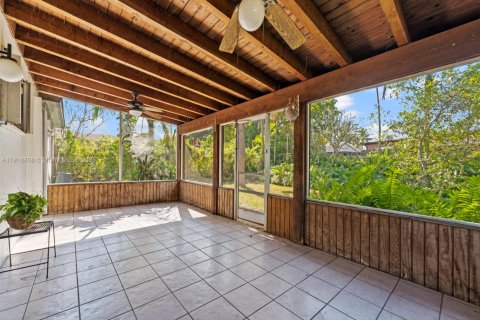 House in Cutler Bay, Florida 3 bedrooms, 130.43 sq.m. № 1974758 - photo 24