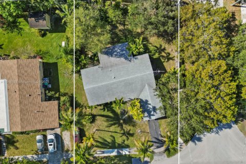 House in Cutler Bay, Florida 3 bedrooms, 130.43 sq.m. № 1974758 - photo 29