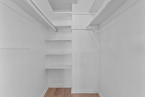 House in Cutler Bay, Florida 3 bedrooms, 130.43 sq.m. № 1974758 - photo 21