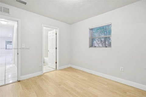 House in Miami Gardens, Florida 3 bedrooms, 106.84 sq.m. № 1728809 - photo 20